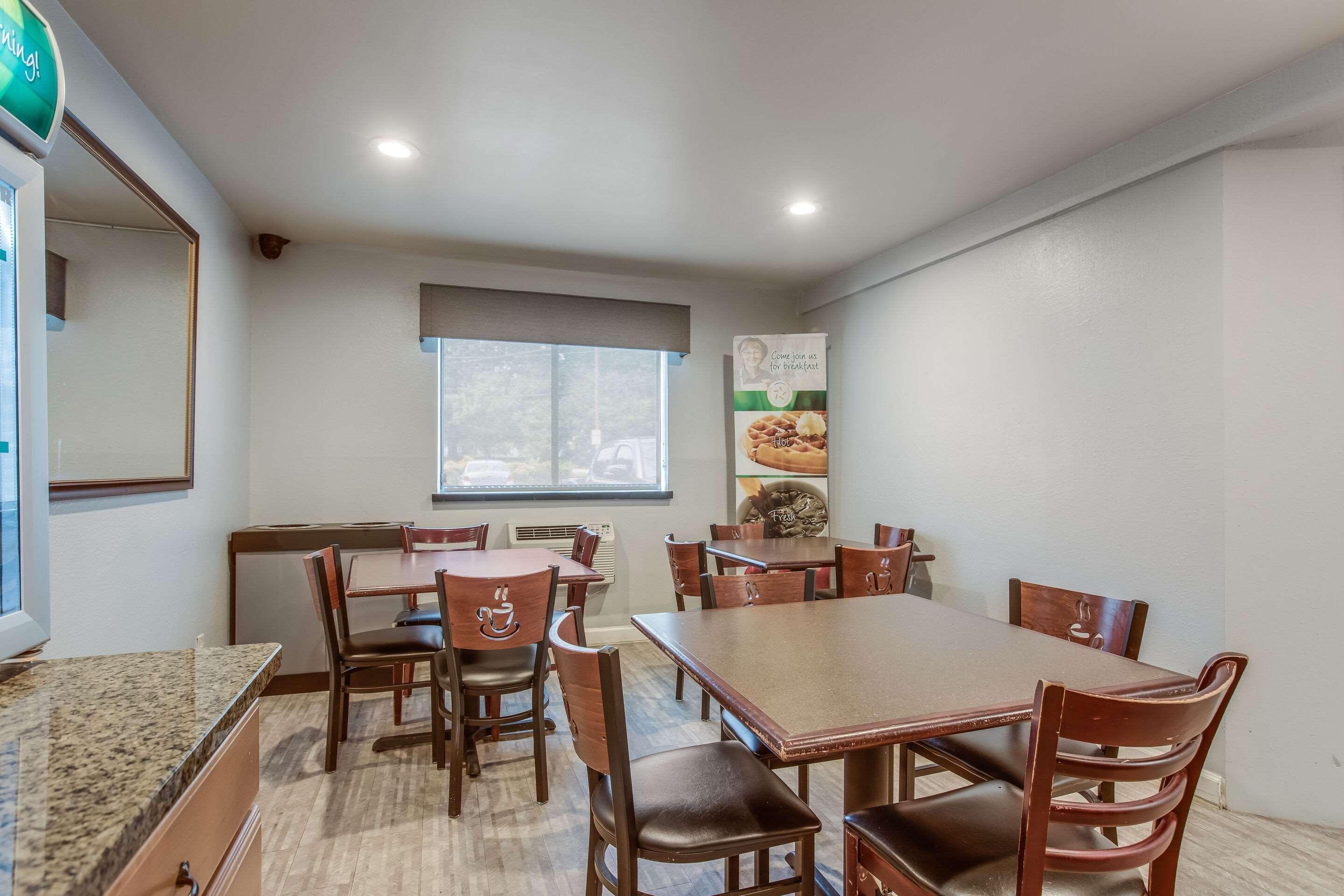 Quality Inn Atlanta Airport-Central College Park Exterior photo