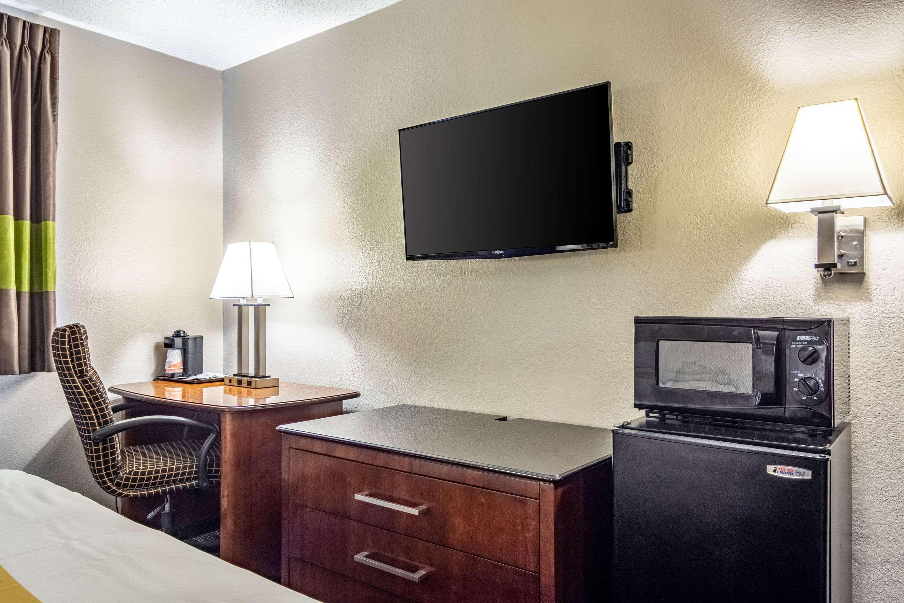 Quality Inn Atlanta Airport-Central College Park Exterior photo